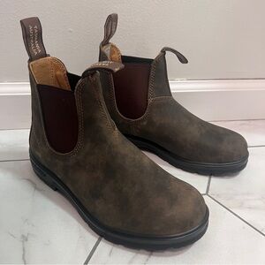 Blundstone 585 Rustic Brown Premium Leather Chelsea Boots Size 7.5 Womens